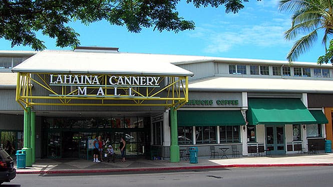 outside the lahaina cannery mall 