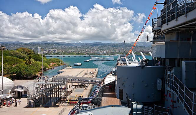 Pearl Harbor USS battleship museum entrance